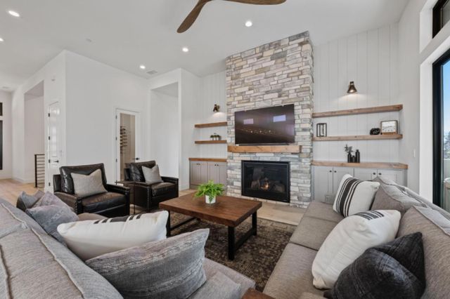 1412 Lodge View Dr, Meadow Vista, CA 95722