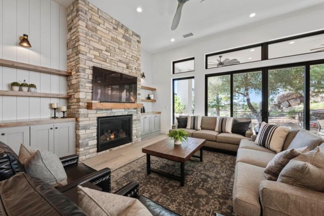 1412 Lodge View Dr, Meadow Vista, CA 95722