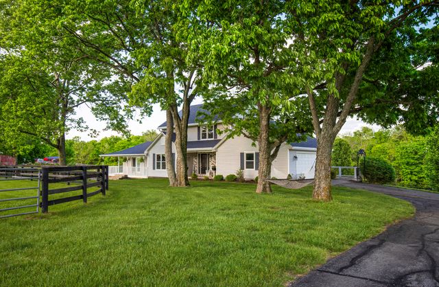 395 Cedar Lake Road, Versailles, KY 40383