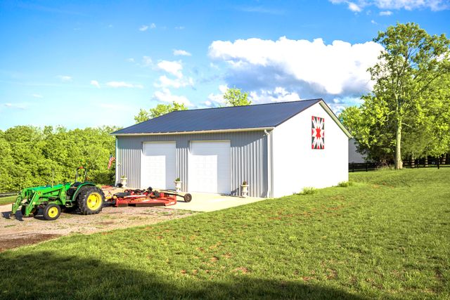 395 Cedar Lake Road, Versailles, KY 40383