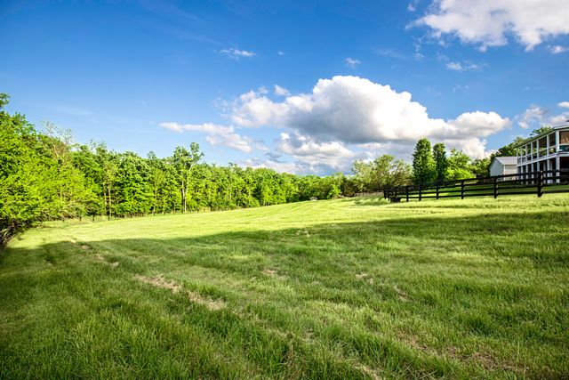 395 Cedar Lake Road, Versailles, KY 40383