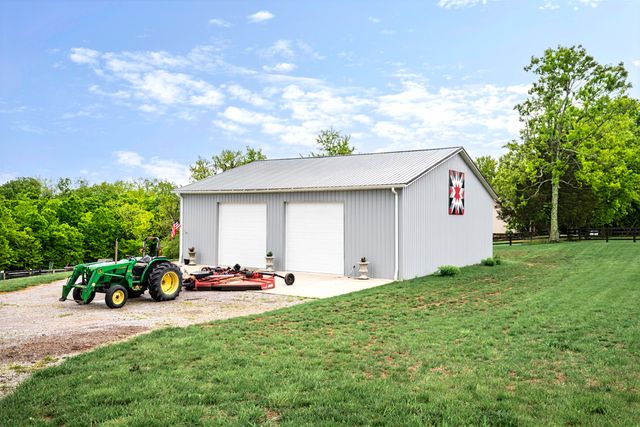 395 Cedar Lake Road, Versailles, KY 40383