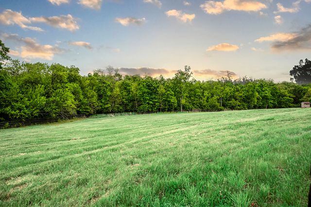 395 Cedar Lake Road, Versailles, KY 40383