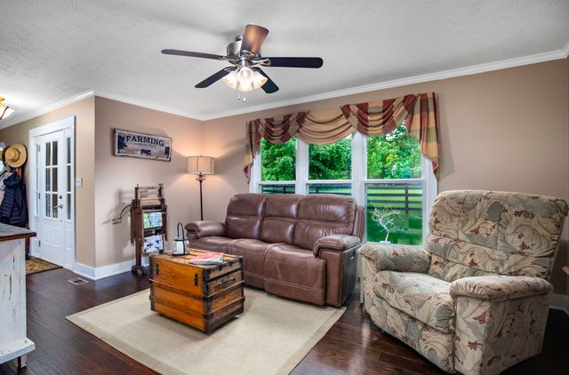 395 Cedar Lake Road, Versailles, KY 40383