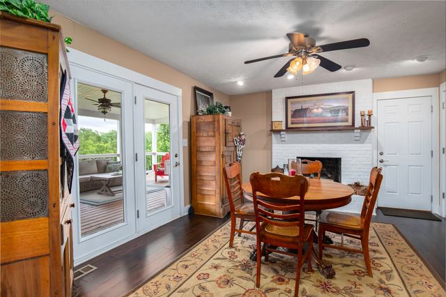 395 Cedar Lake Road, Versailles, KY 40383