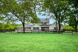 395 Cedar Lake Road, Versailles, KY 40383