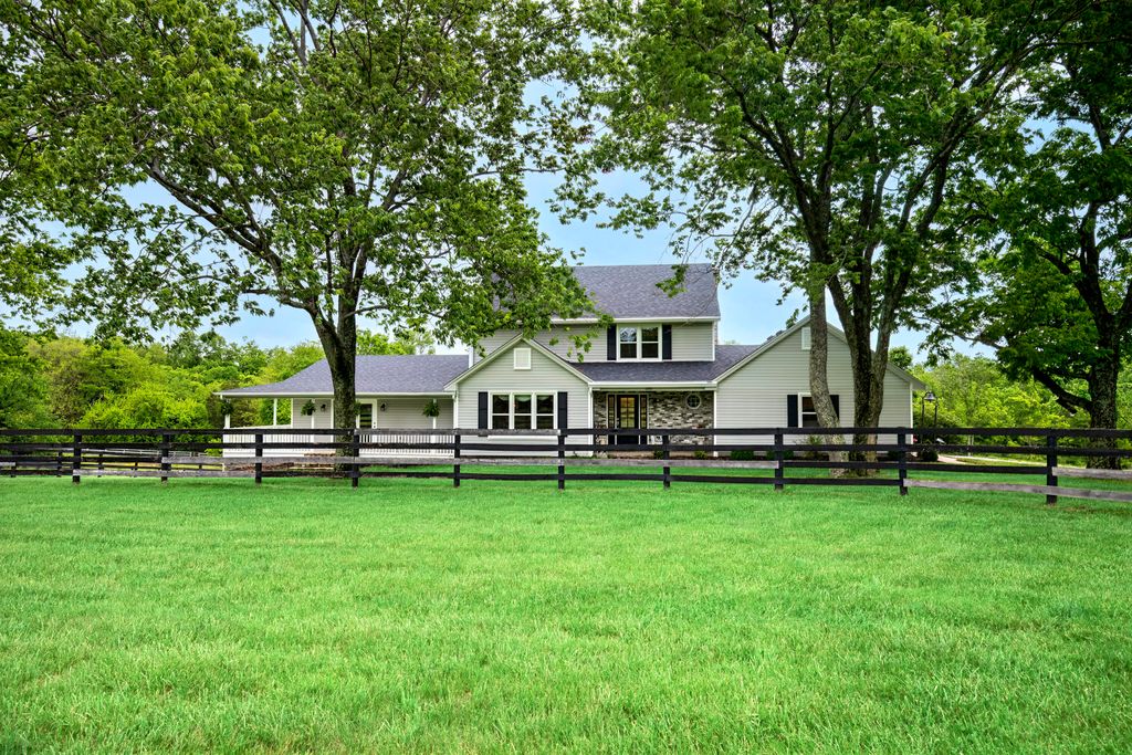 395 Cedar Lake Road, Versailles, KY 40383
