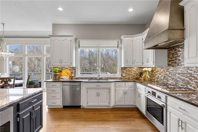 4246 W 150 Terrace, Leawood, KS 66224