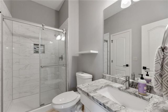 4246 W 150 Terrace, Leawood, KS 66224