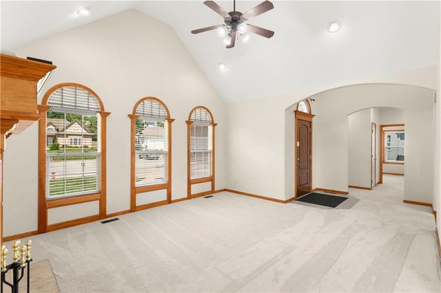 707 NW Baytree Circle, Grain Valley, MO 64029