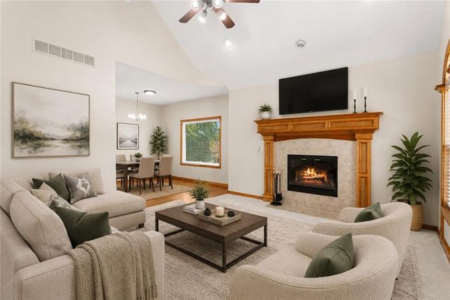 707 NW Baytree Circle, Grain Valley, MO 64029