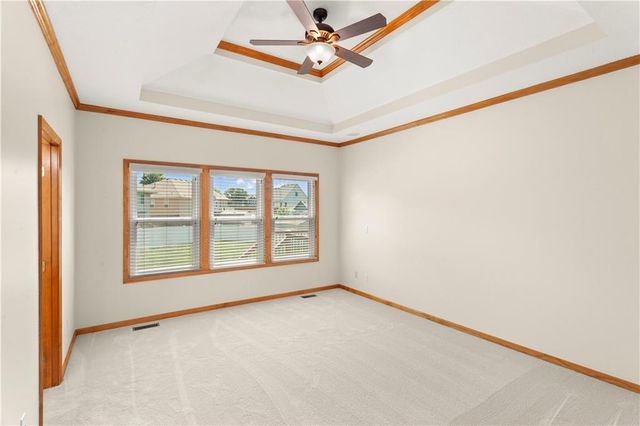 707 NW Baytree Circle, Grain Valley, MO 64029