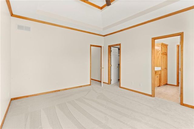 707 NW Baytree Circle, Grain Valley, MO 64029