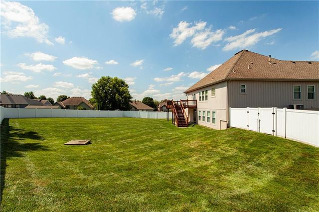 707 NW Baytree Circle, Grain Valley, MO 64029