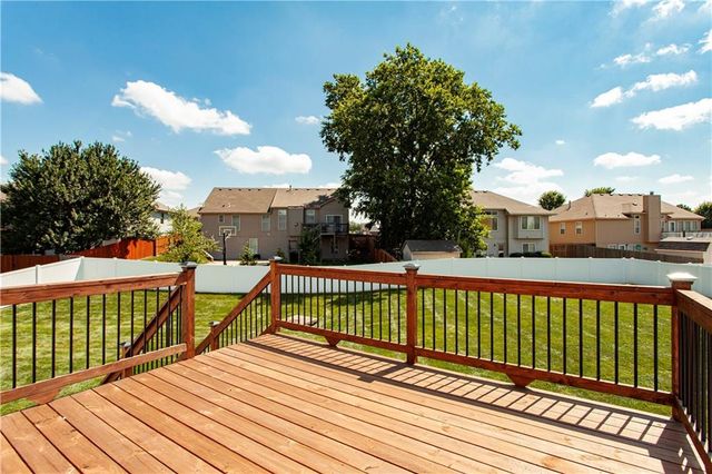 707 NW Baytree Circle, Grain Valley, MO 64029
