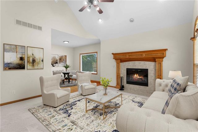 707 NW Baytree Circle, Grain Valley, MO 64029