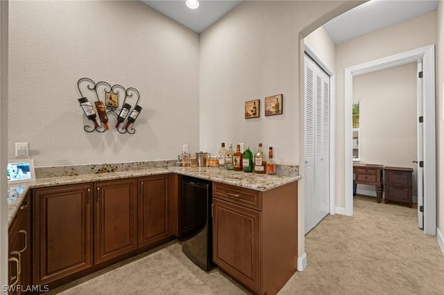 8069 Players Cove DR 202, Naples, FL 34113