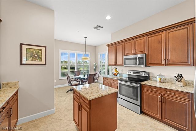 8069 Players Cove DR 202, Naples, FL 34113