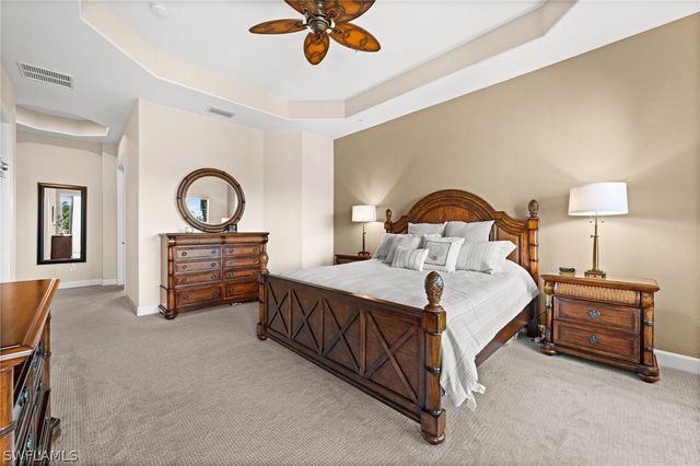 8069 Players Cove DR 202, Naples, FL 34113