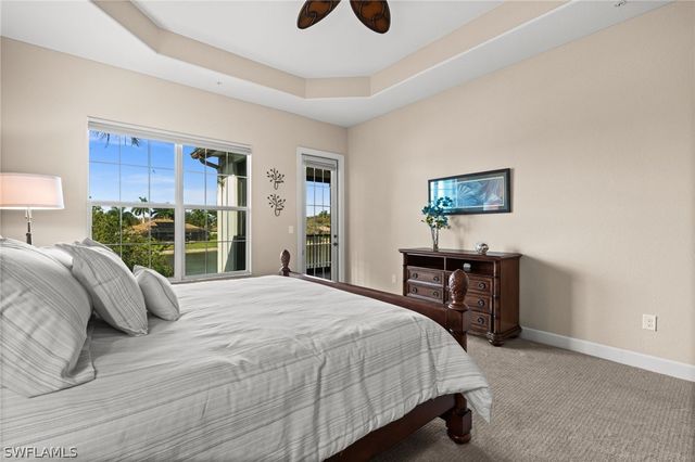 8069 Players Cove DR 202, Naples, FL 34113