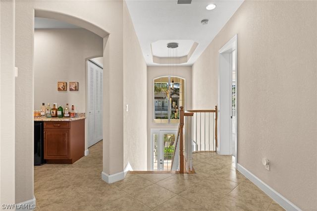 8069 Players Cove DR 202, Naples, FL 34113