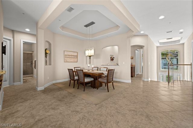 8069 Players Cove DR 202, Naples, FL 34113