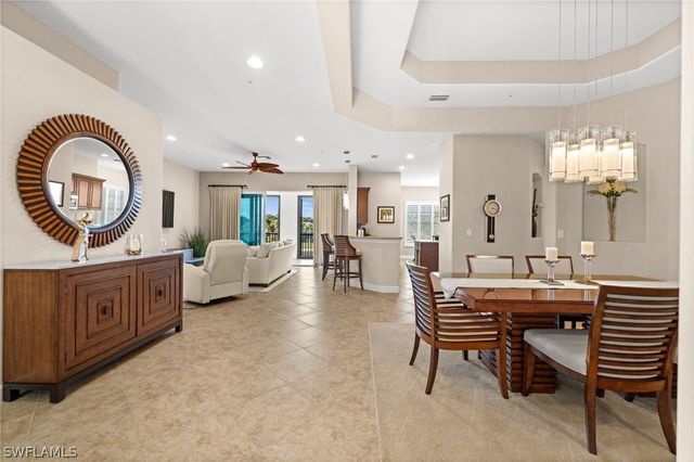 8069 Players Cove DR 202, Naples, FL 34113