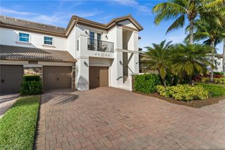 8069 Players Cove DR 202, Naples, FL 34113