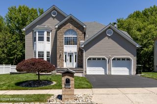 19 Trish Court, Matawan, NJ 07747