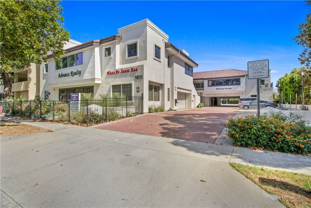 1611 E 4th Street 204, Santa Ana, CA 92701
