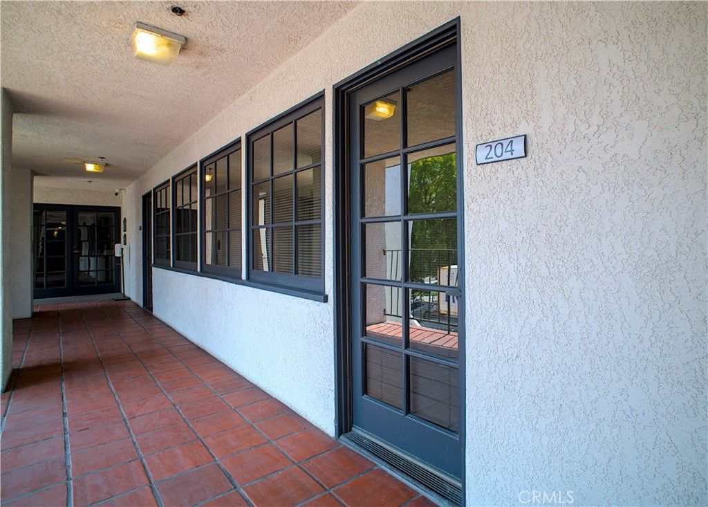 1611 E 4th Street 204, Santa Ana, CA 92701