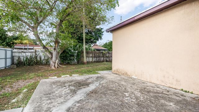 3500 SW 47 Ave Avenue, West Park, FL 33023