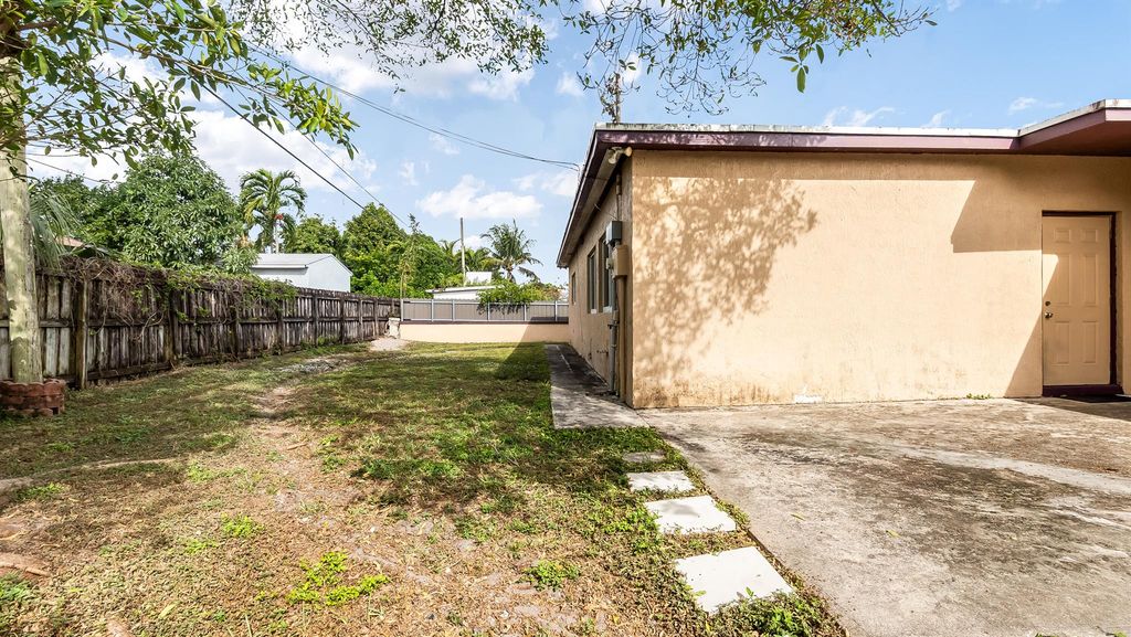 3500 SW 47 Ave Avenue, West Park, FL 33023