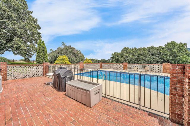 270 Parkside LN, Rocky Mount, VA 24151