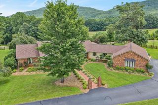 270 Parkside LN, Rocky Mount, VA 24151