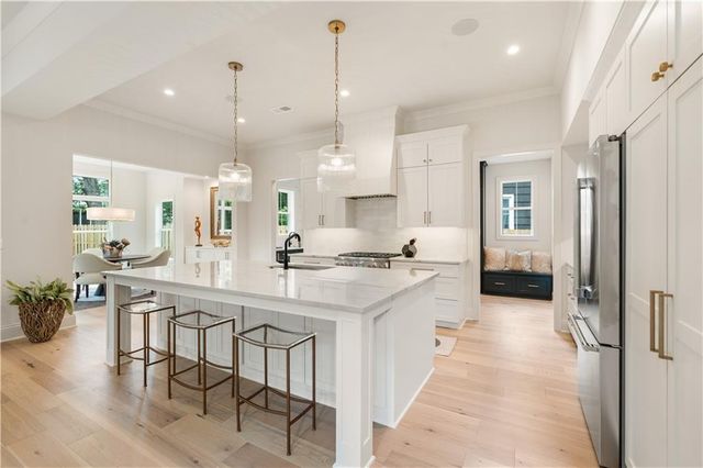 4617 W 72nd Street, Prairie Village, KS 66208