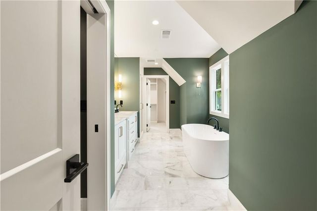 4617 W 72nd Street, Prairie Village, KS 66208