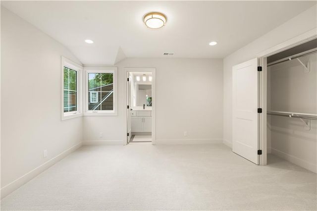 4617 W 72nd Street, Prairie Village, KS 66208