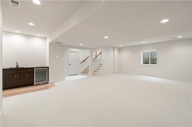 4617 W 72nd Street, Prairie Village, KS 66208