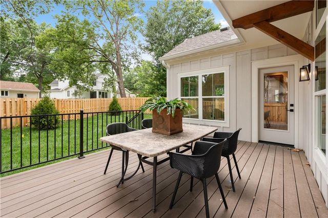 4617 W 72nd Street, Prairie Village, KS 66208