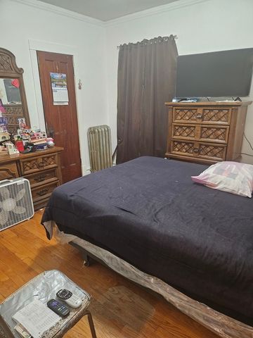4015 W Potomac Avenue, Chicago, IL 60651