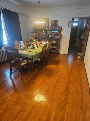 4015 W Potomac Avenue, Chicago, IL 60651