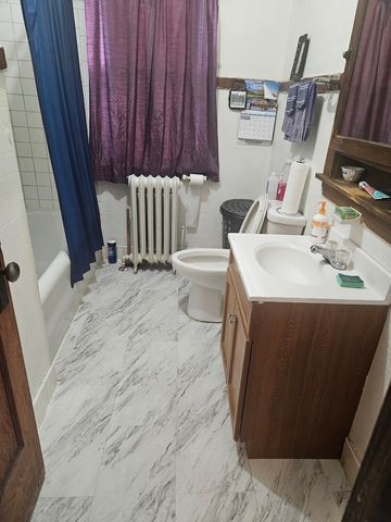 4015 W Potomac Avenue, Chicago, IL 60651