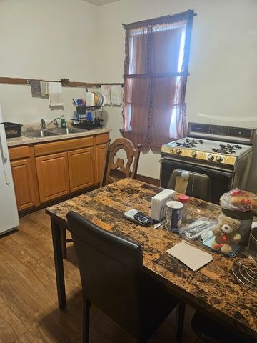 4015 W Potomac Avenue, Chicago, IL 60651