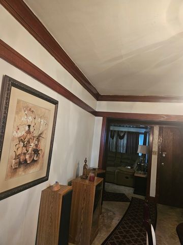 4015 W Potomac Avenue, Chicago, IL 60651