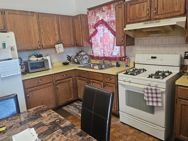 4015 W Potomac Avenue, Chicago, IL 60651