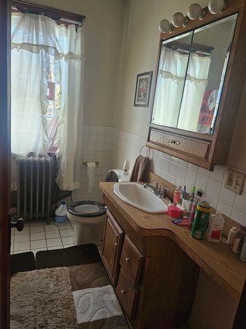 4015 W Potomac Avenue, Chicago, IL 60651