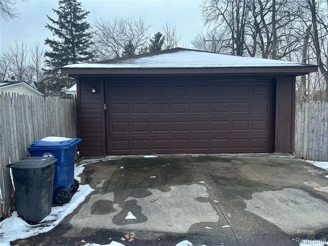 15545 Woodbine, Redford, MI 48239