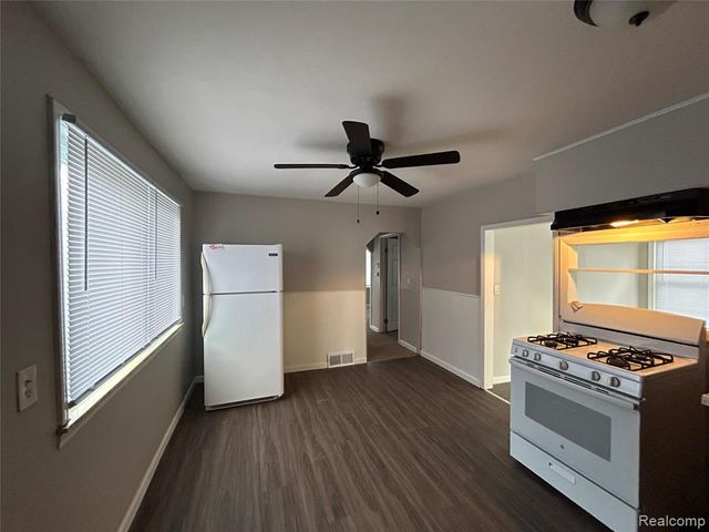 15545 Woodbine, Redford, MI 48239