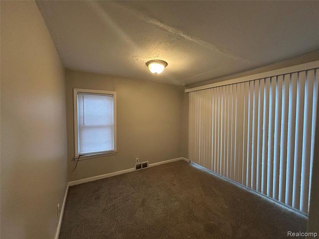 15545 Woodbine, Redford, MI 48239